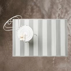 In- & Outdoor-Teppich Streifen L 180 X B 120cm COLOUR CLASH In Grau -Günstiges Wohn Textil Geschäft butlers in and outdoor teppich streifen l 180 x b 120cm colour clash in grau 3