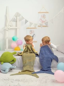 Beindecke "Haifisch" In Blau -Günstiges Wohn Textil Geschäft crochetts beindecke haifisch in blau 5